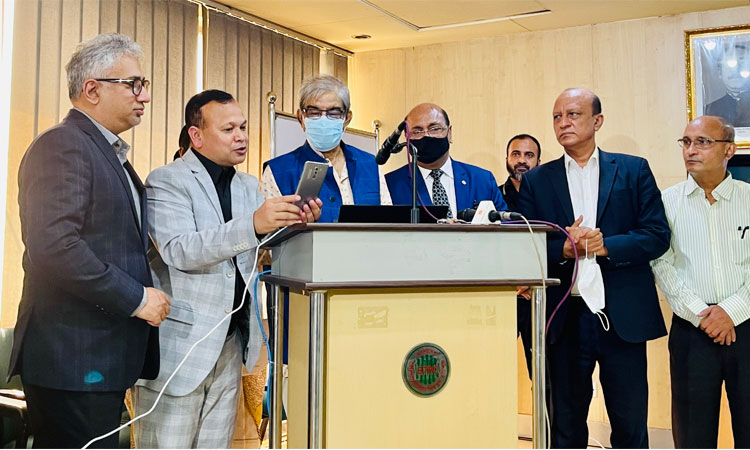 ডেটা ছাড়াই টেক্সটের মাধ্যমে ব্যবহার করা যাবে ফেসবুক ও মেসেঞ্জার