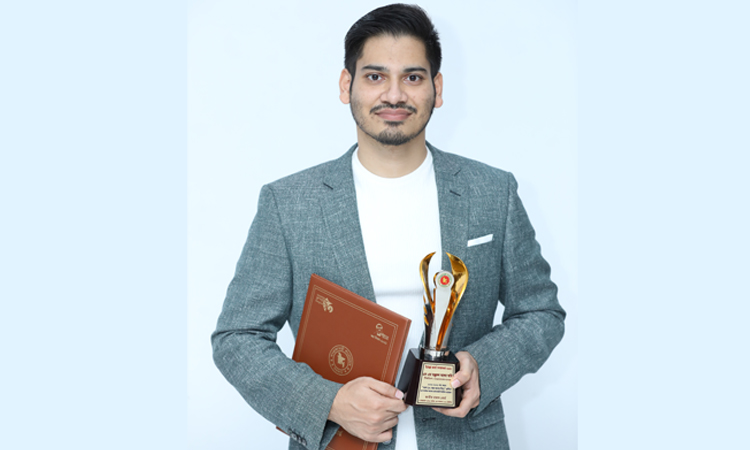 সেরা করদাতার সম্মাননা পেলেন ওয়ালটন ডিজি-টেকের এমডি মঞ্জুরুল আলম