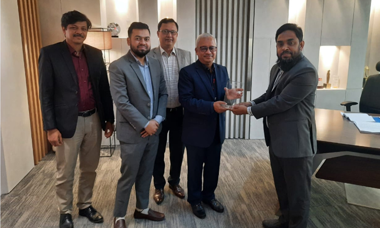 ইউসিবিএল ব্যাংকের নবনিযুক্ত ব্যবস্থাপনা পরিচালক আরিফ কাদরিকে গ্লোবাল ব্র্যান্ড প্রাঃ লিঃ এর পক্ষ থেকে শুভেচ্ছা