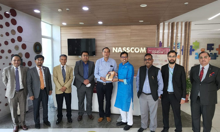নয়াদিল্লিতে আইআইটি'র বিভিন্ন ল্যাব পরিদর্শন করলেন আইসিটি প্রতিমন্ত্রী