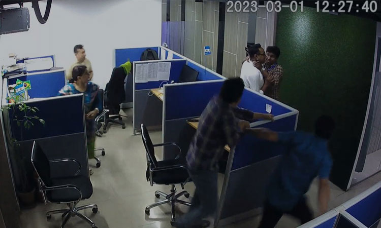 তথ্যপ্রযুক্তি প্রতিষ্ঠানে হামলা দুর্বৃত্তদের