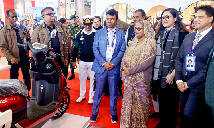 ওয়ালটন মেগা স্টল পরিদর্শন করলেন প্রধানমন্ত্রী